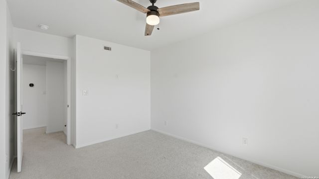 1198 GREEN HILL DR, Canyon Lake, TX 78133