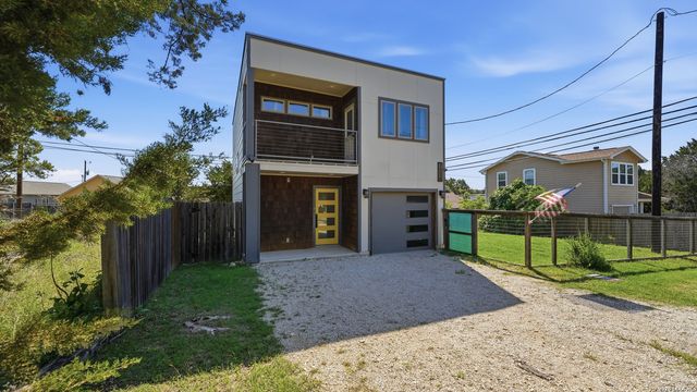1198 GREEN HILL DR, Canyon Lake, TX 78133