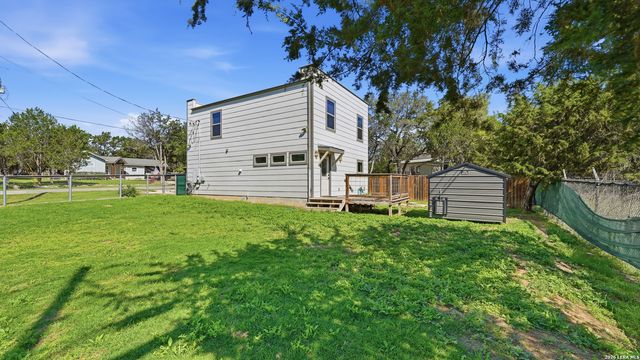 1198 GREEN HILL DR, Canyon Lake, TX 78133