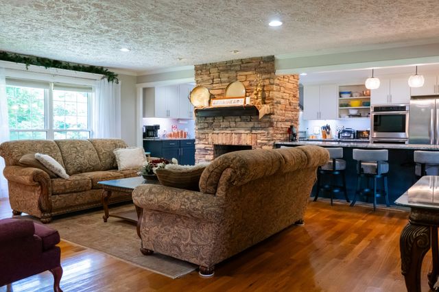 933 Airport Rd, Livingston, TN 38570