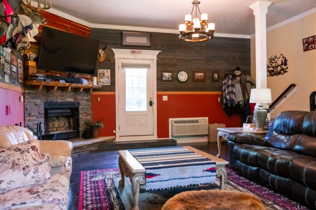 933 Airport Rd, Livingston, TN 38570