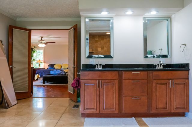 933 Airport Rd, Livingston, TN 38570
