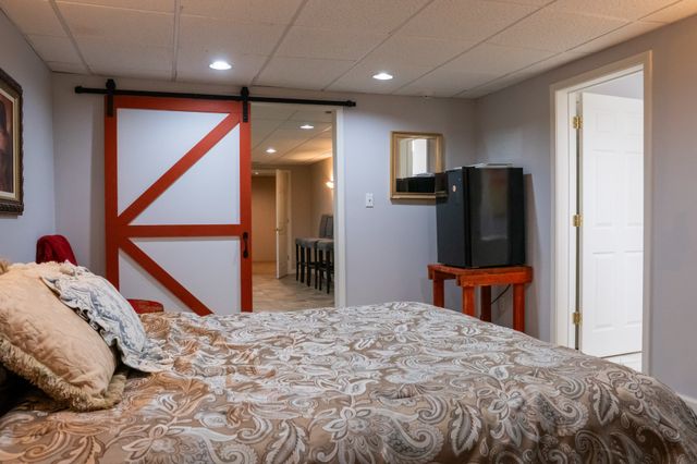 933 Airport Rd, Livingston, TN 38570