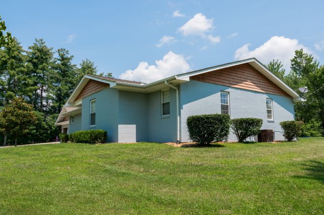 933 Airport Rd, Livingston, TN 38570