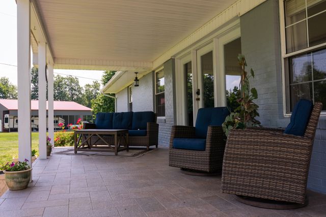 933 Airport Rd, Livingston, TN 38570