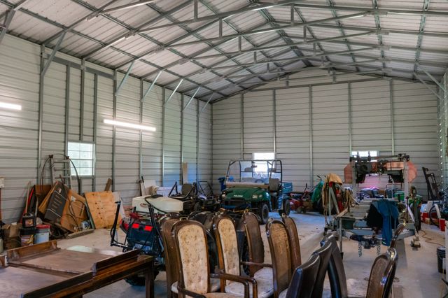 933 Airport Rd, Livingston, TN 38570