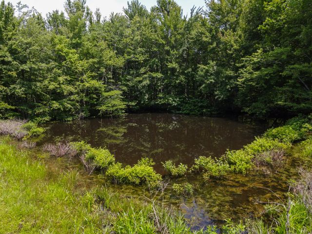 933 Airport Rd, Livingston, TN 38570