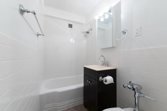 335 E 51st St Apt 8C, New York City, NY 10022