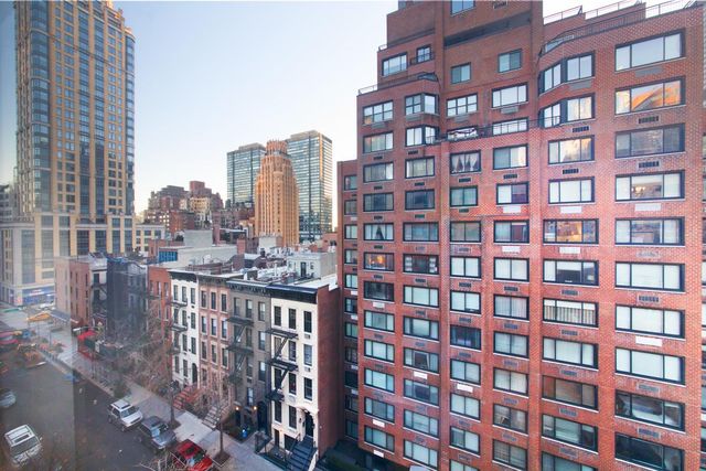 335 E 51st St Apt 8C, New York City, NY 10022