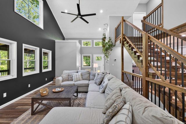 339 Riley Boulevard, Bedford, IN 47421