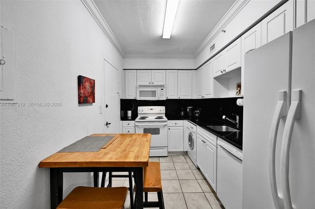 2501 S Ocean Dr PH30, Hollywood, FL 33019