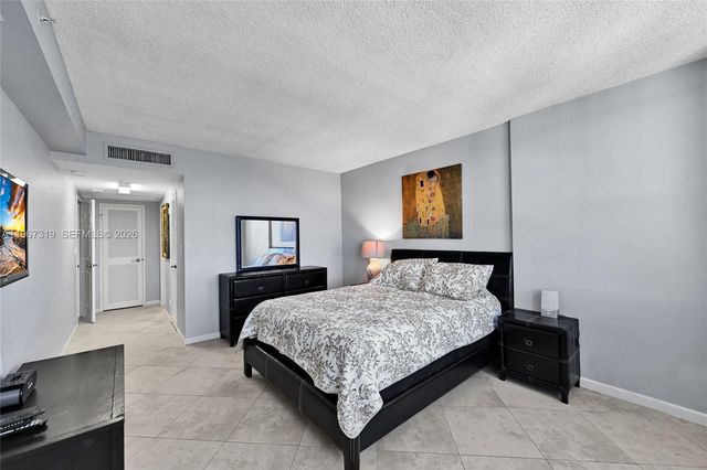 2501 S Ocean Dr PH30, Hollywood, FL 33019