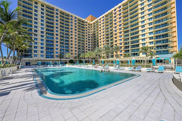 2501 S Ocean Dr PH30, Hollywood, FL 33019