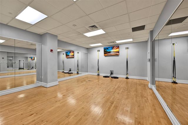 2501 S Ocean Dr PH30, Hollywood, FL 33019