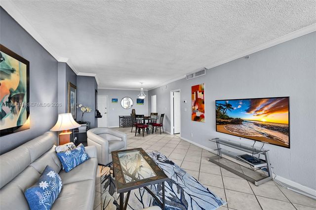 2501 S Ocean Dr PH30, Hollywood, FL 33019