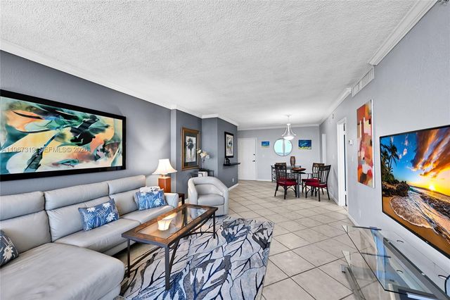 2501 S Ocean Dr PH30, Hollywood, FL 33019