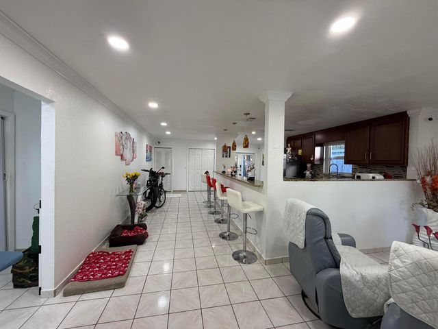 814 Colonial Road, West Palm Beach, FL 33405