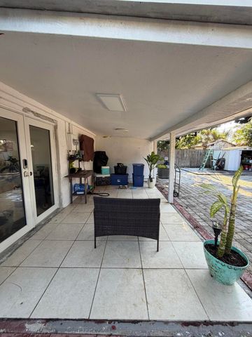 814 Colonial Road, West Palm Beach, FL 33405