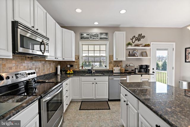 118 CARRIAGE DR, Harpers Ferry, WV 25425