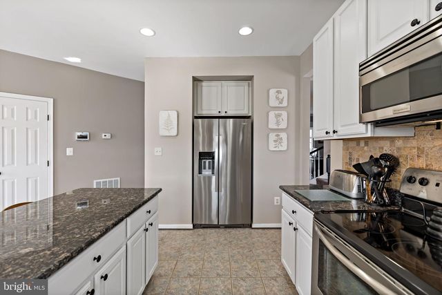 118 CARRIAGE DR, Harpers Ferry, WV 25425