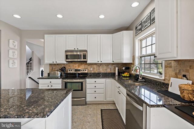 118 CARRIAGE DR, Harpers Ferry, WV 25425