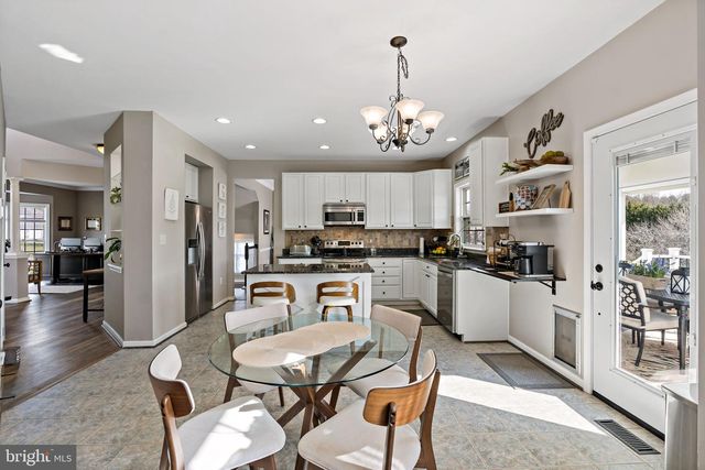 118 CARRIAGE DR, Harpers Ferry, WV 25425