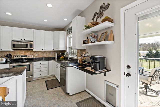 118 CARRIAGE DR, Harpers Ferry, WV 25425