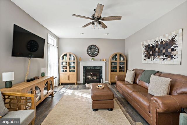 118 CARRIAGE DR, Harpers Ferry, WV 25425