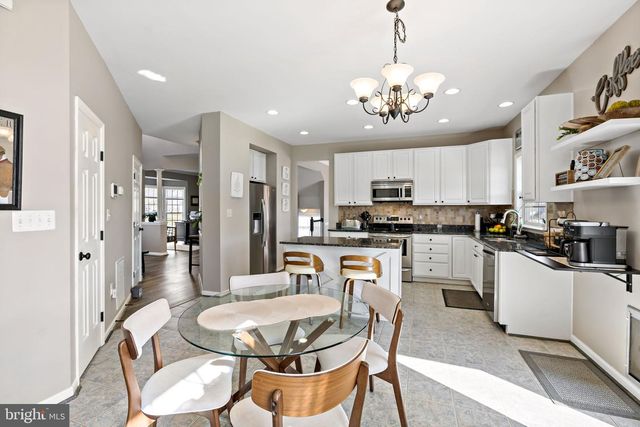 118 CARRIAGE DR, Harpers Ferry, WV 25425