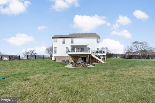 118 CARRIAGE DR, Harpers Ferry, WV 25425