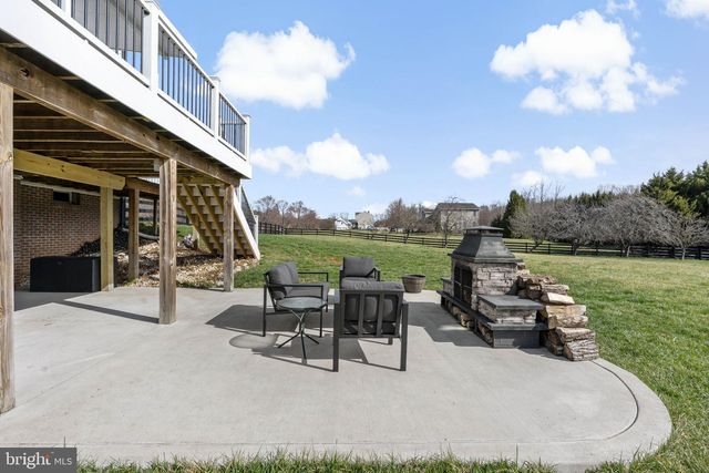 118 CARRIAGE DR, Harpers Ferry, WV 25425