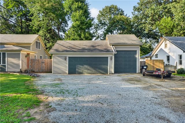 6187 Larkhall Drive, Madison, OH 44057