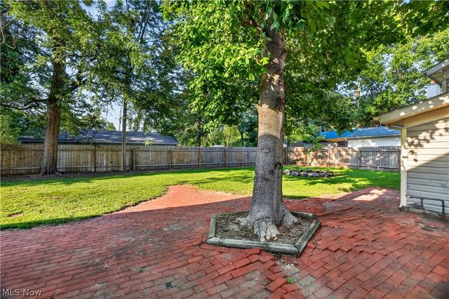 6187 Larkhall Drive, Madison, OH 44057