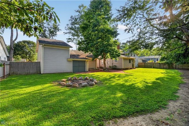 6187 Larkhall Drive, Madison, OH 44057