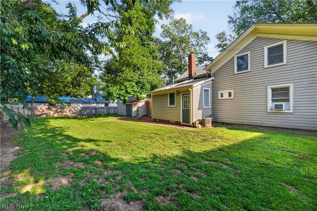 6187 Larkhall Drive, Madison, OH 44057