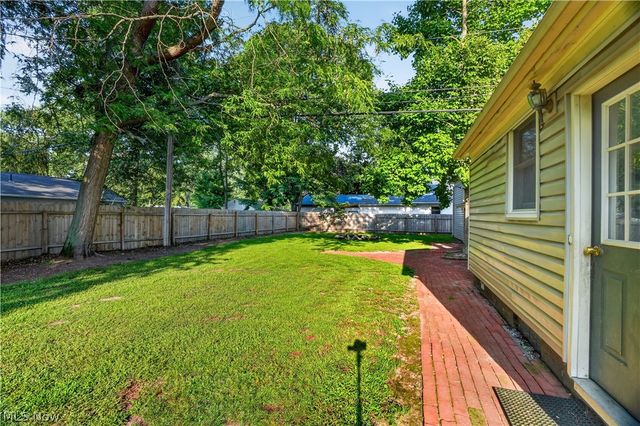 6187 Larkhall Drive, Madison, OH 44057