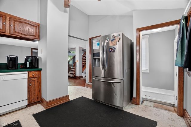 6187 Larkhall Drive, Madison, OH 44057