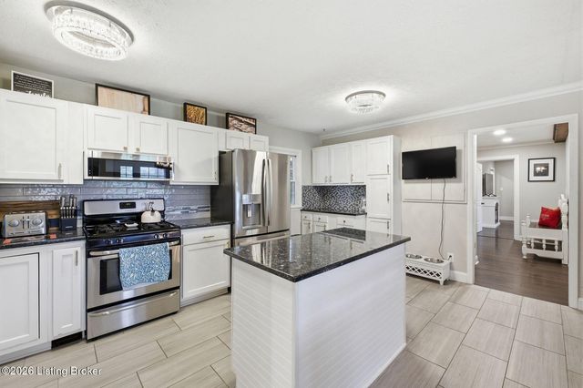 1108 S Beckley Station Rd, Louisville, KY 40245