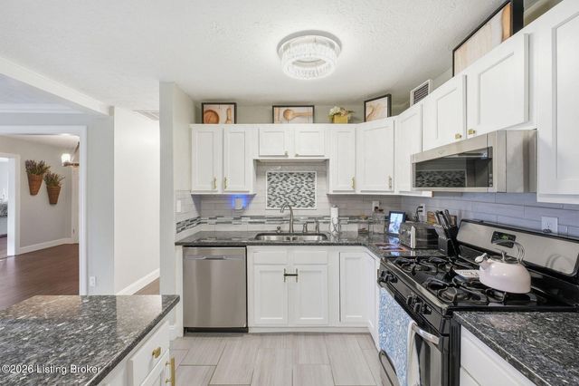 1108 S Beckley Station Rd, Louisville, KY 40245