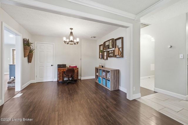 1108 S Beckley Station Rd, Louisville, KY 40245