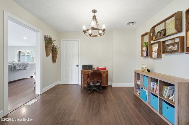 1108 S Beckley Station Rd, Louisville, KY 40245