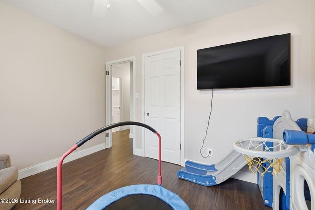 1108 S Beckley Station Rd, Louisville, KY 40245