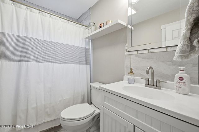 1108 S Beckley Station Rd, Louisville, KY 40245