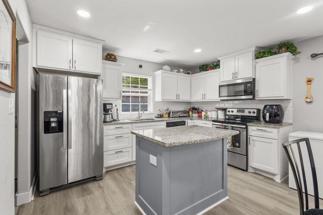 608 E Shepherd Street, Denison, TX 75021