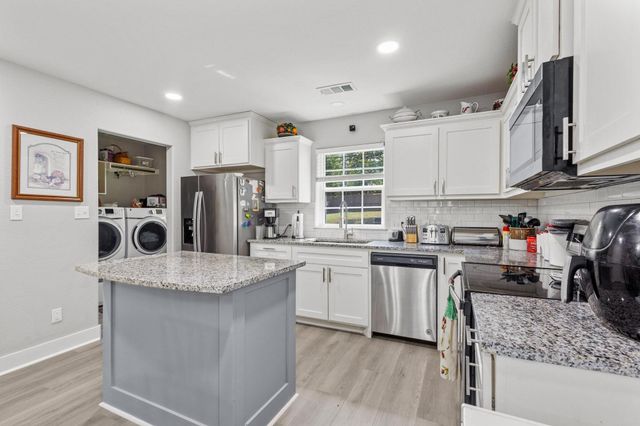 608 E Shepherd Street, Denison, TX 75021