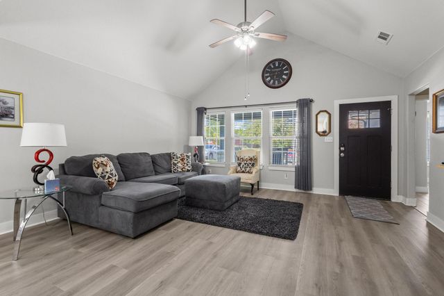 608 E Shepherd Street, Denison, TX 75021