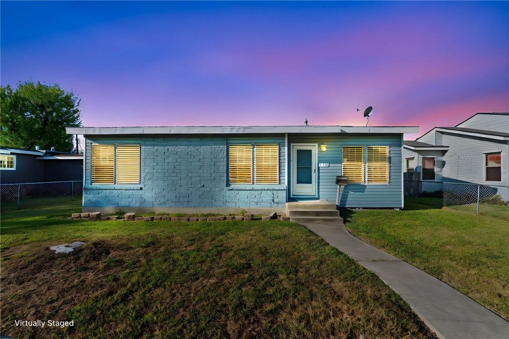 1037 Collingswood Dr, Corpus Christi, TX 78412