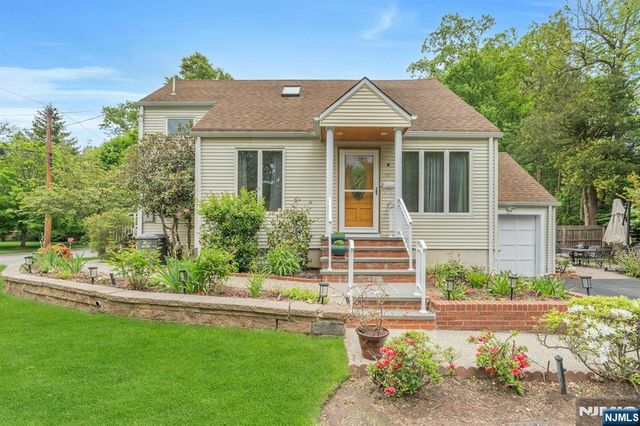 24 Cambridge Road, Tenafly, NJ 07670
