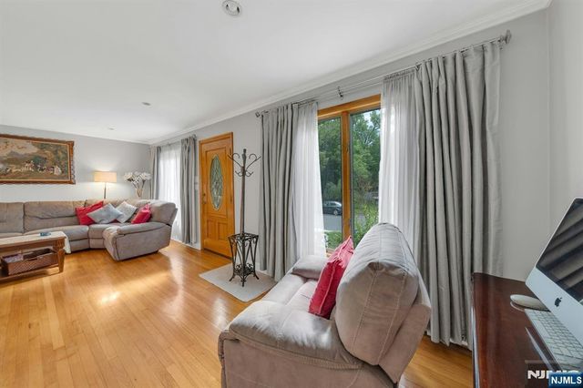 24 Cambridge Road, Tenafly, NJ 07670