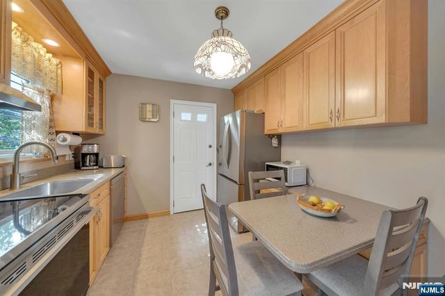 24 Cambridge Road, Tenafly, NJ 07670